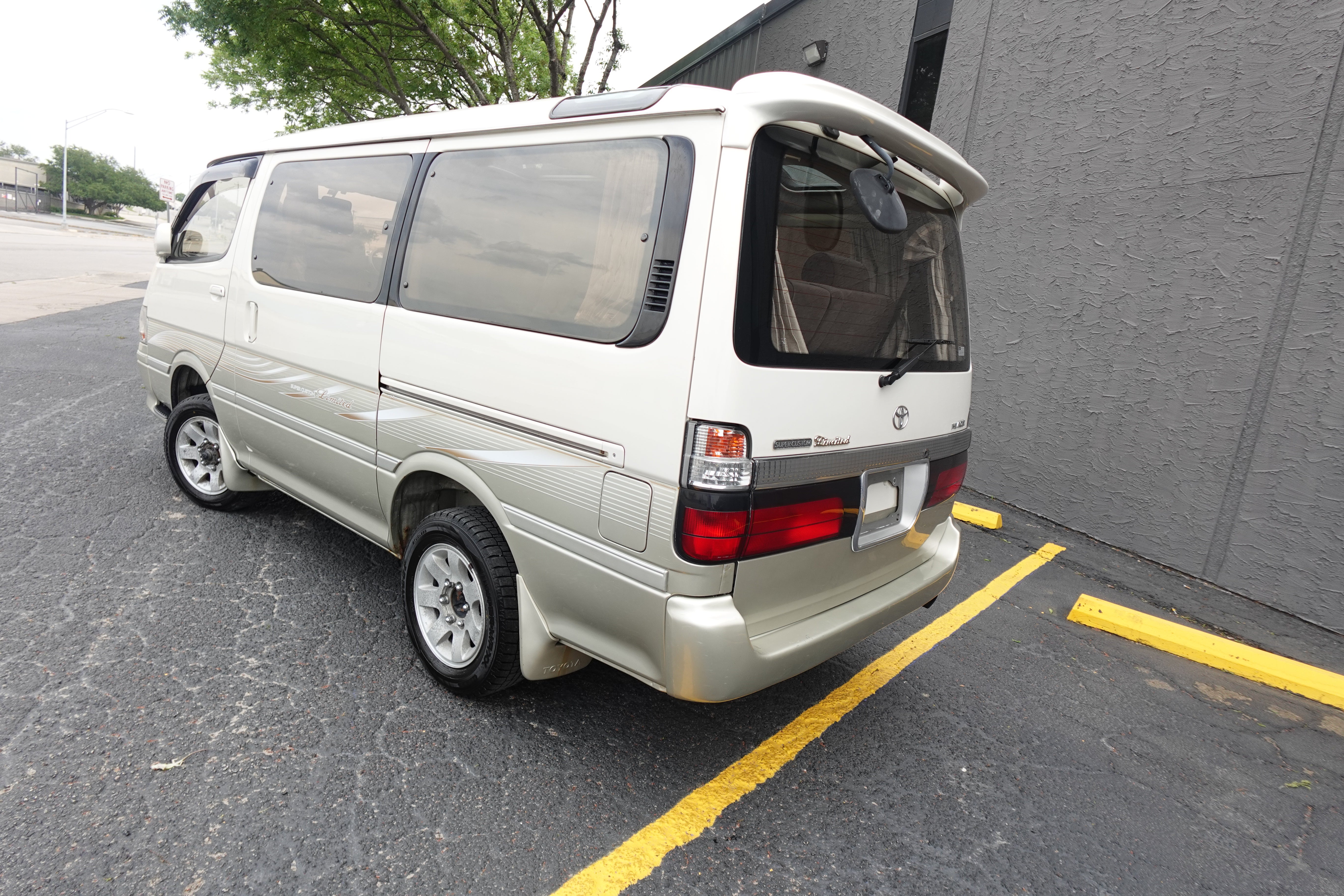 Toyota Hiace Living Saloon Limited Edition