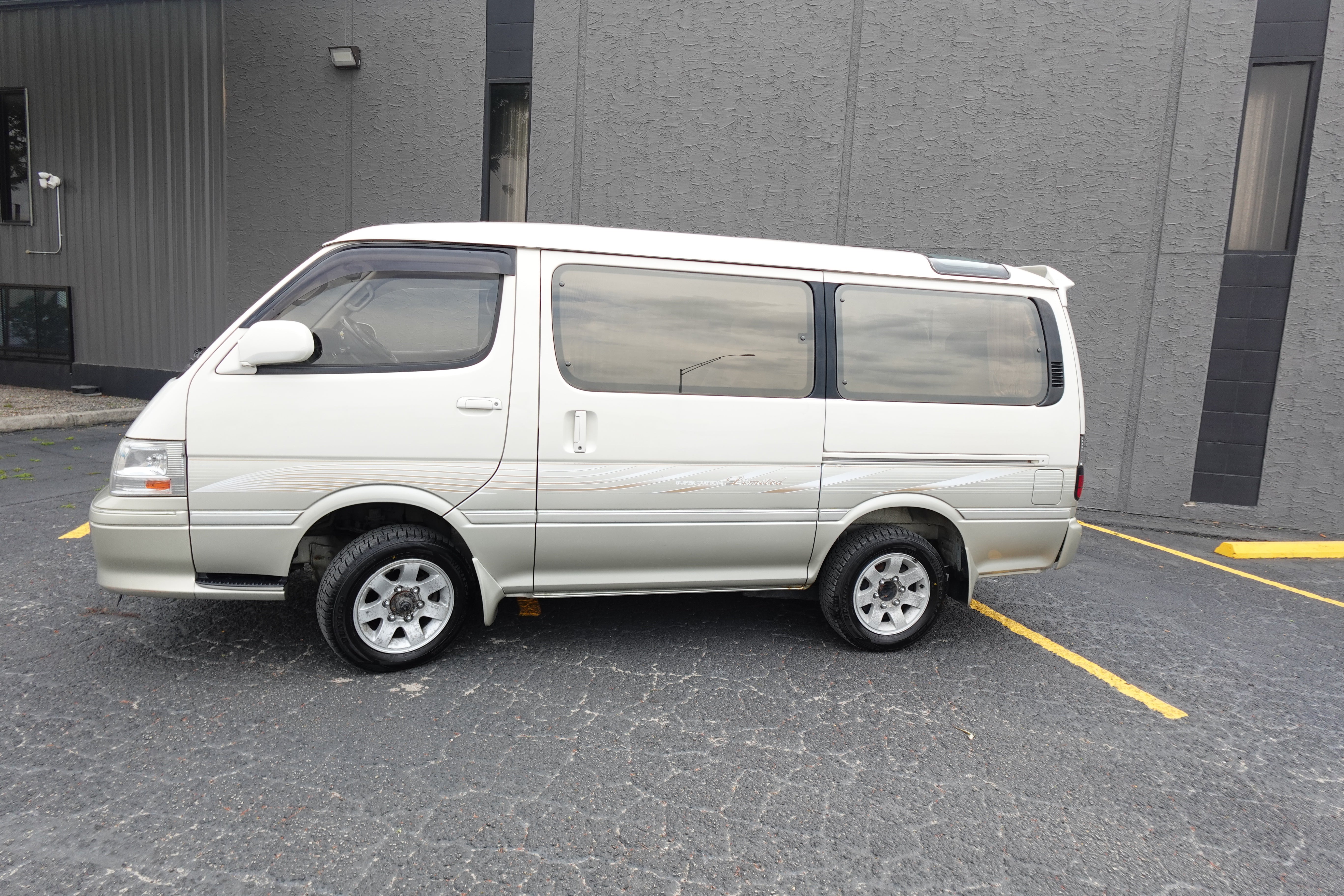 Toyota Hiace Living Saloon Limited Edition