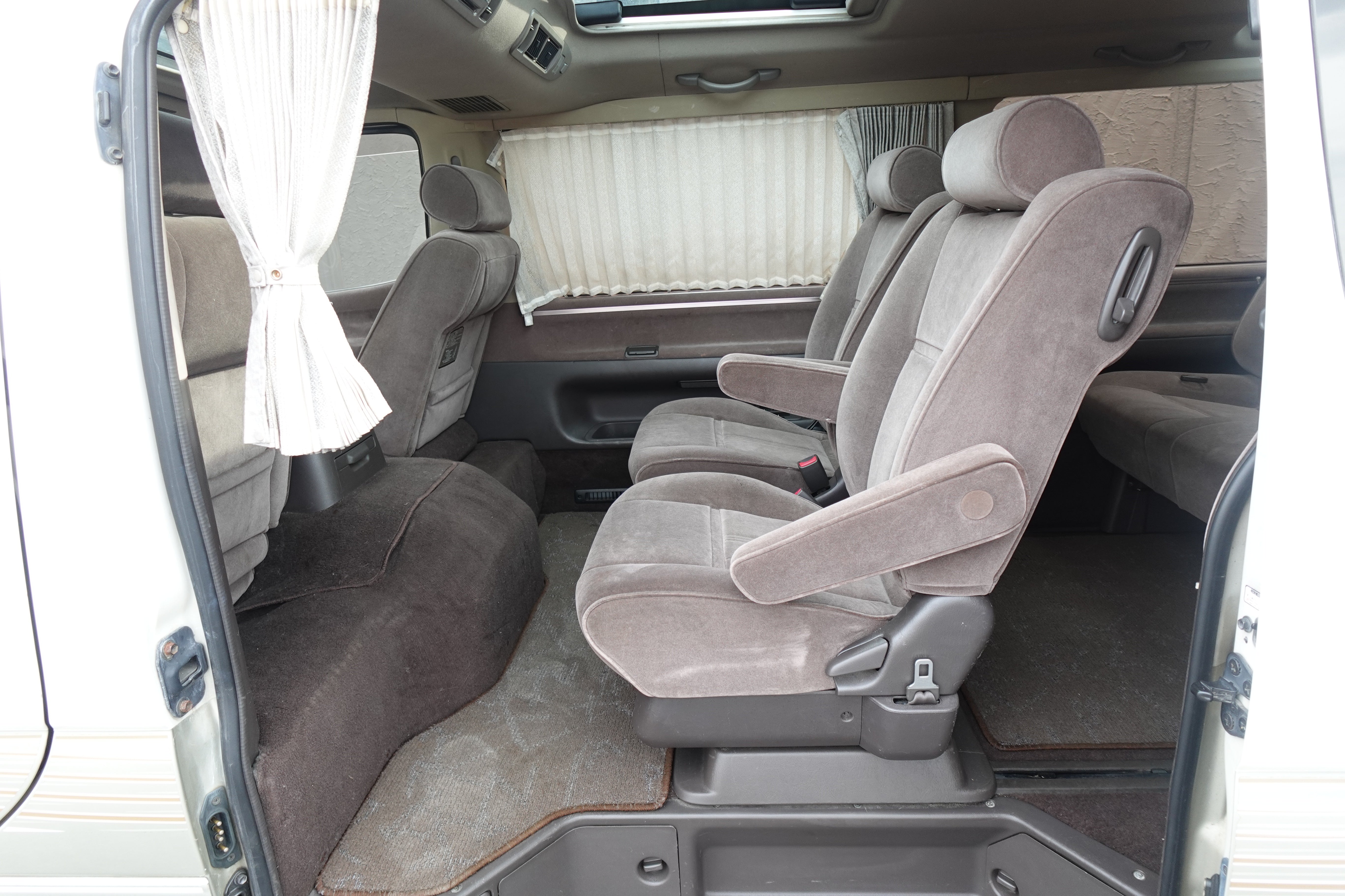 Toyota Hiace Living Saloon Limited Edition