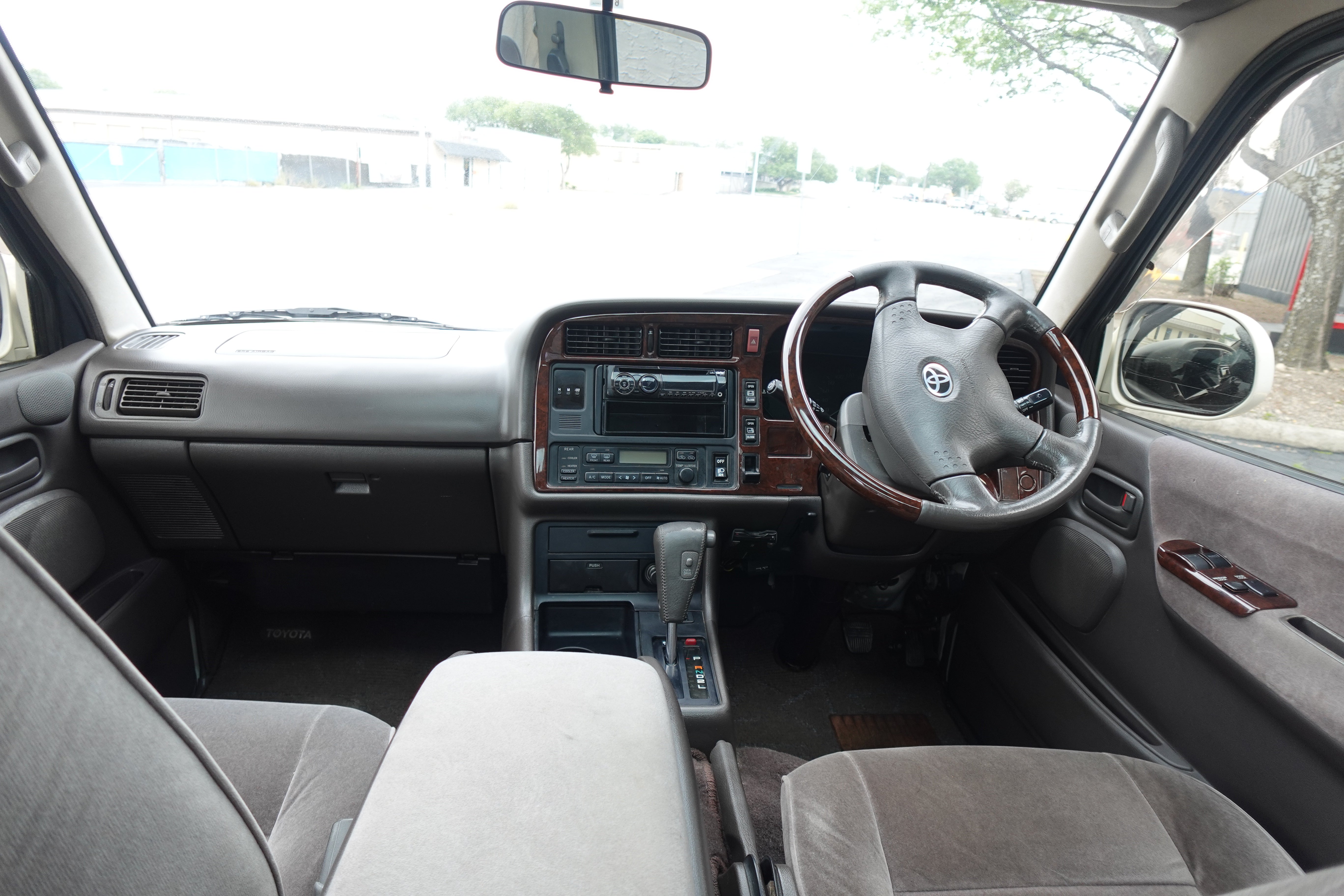 Toyota Hiace Living Saloon Limited Edition