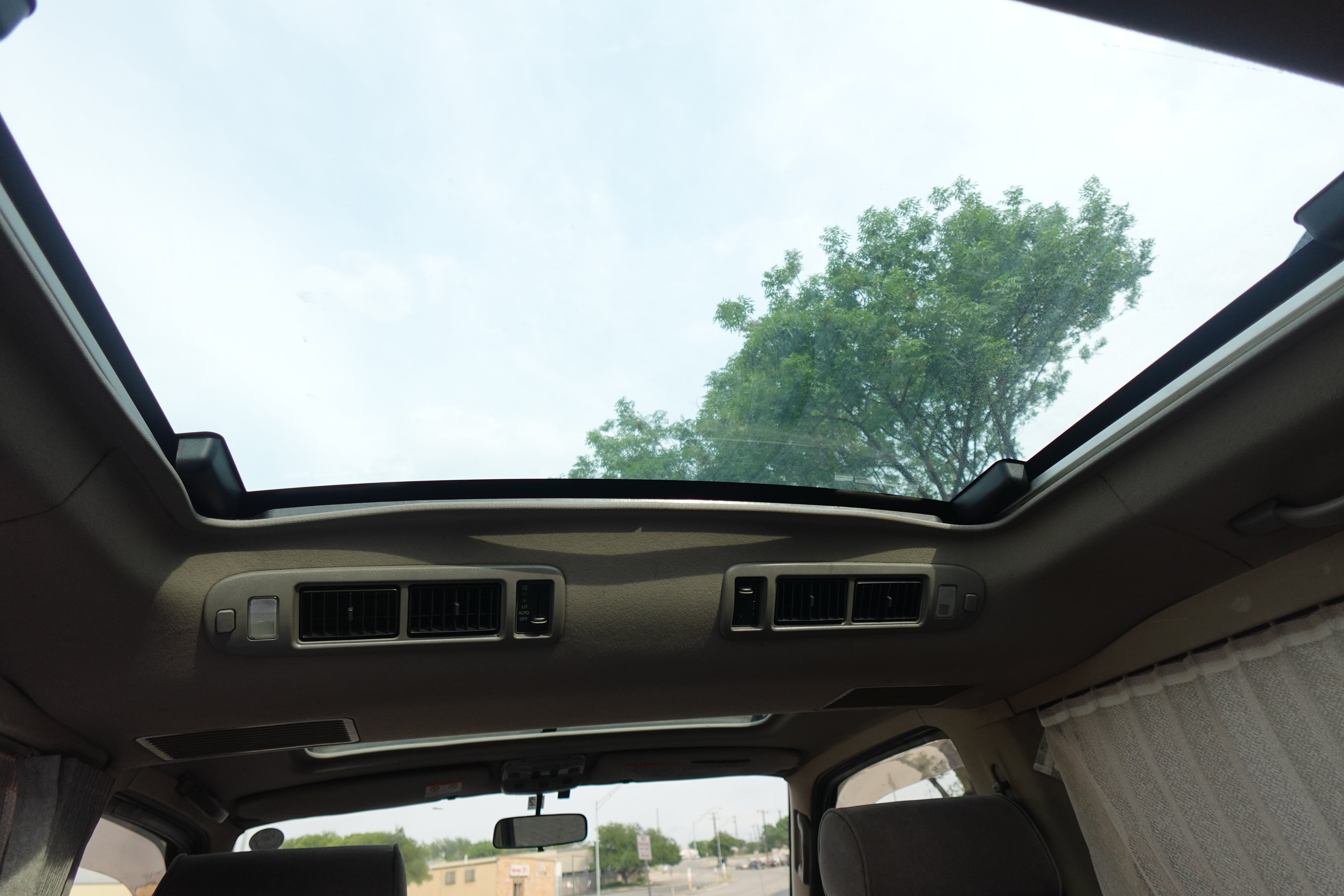 Toyota Hiace Living Saloon Limited Edition