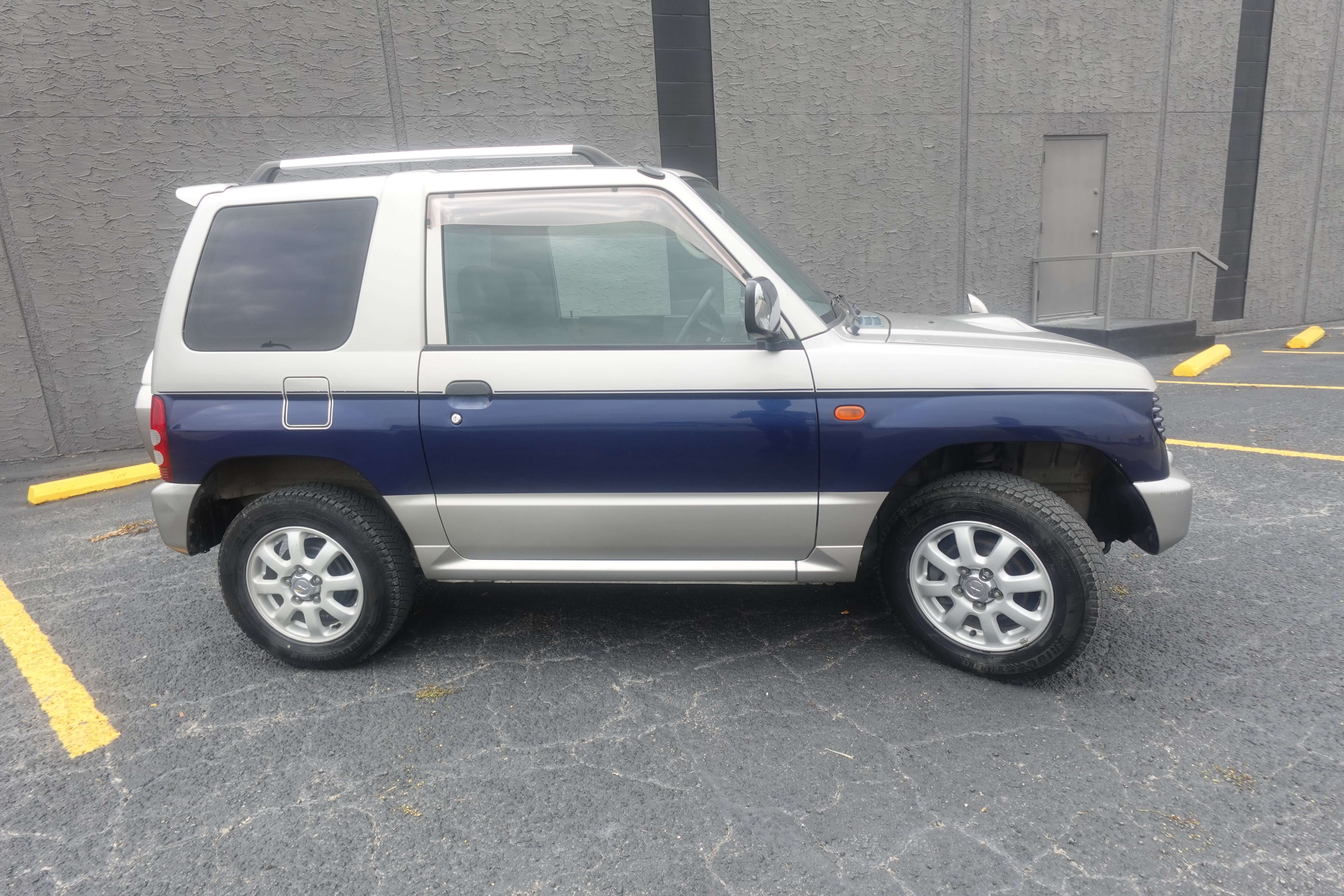 1998 Mitsubishi Pajero mini