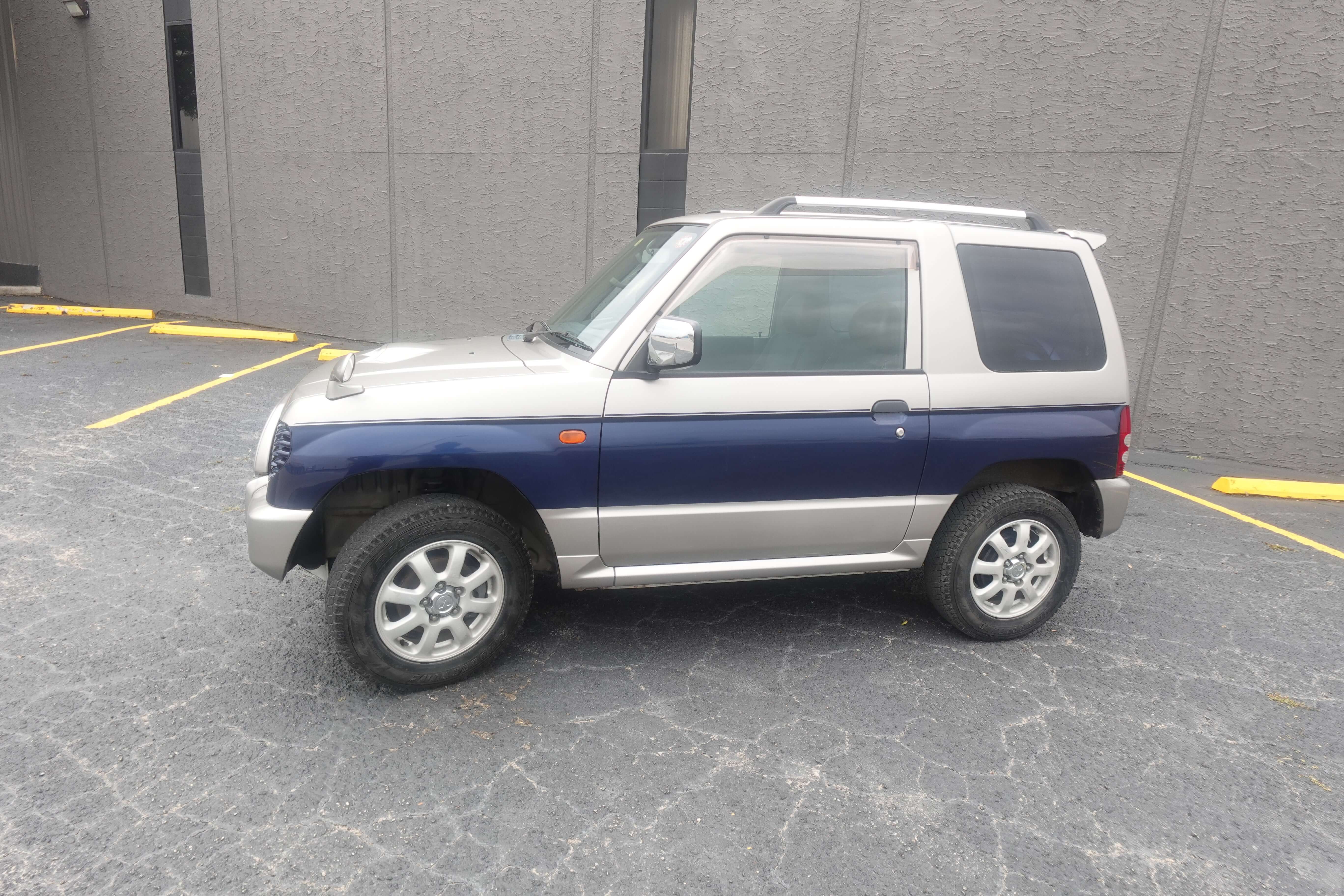 1998 Mitsubishi Pajero mini