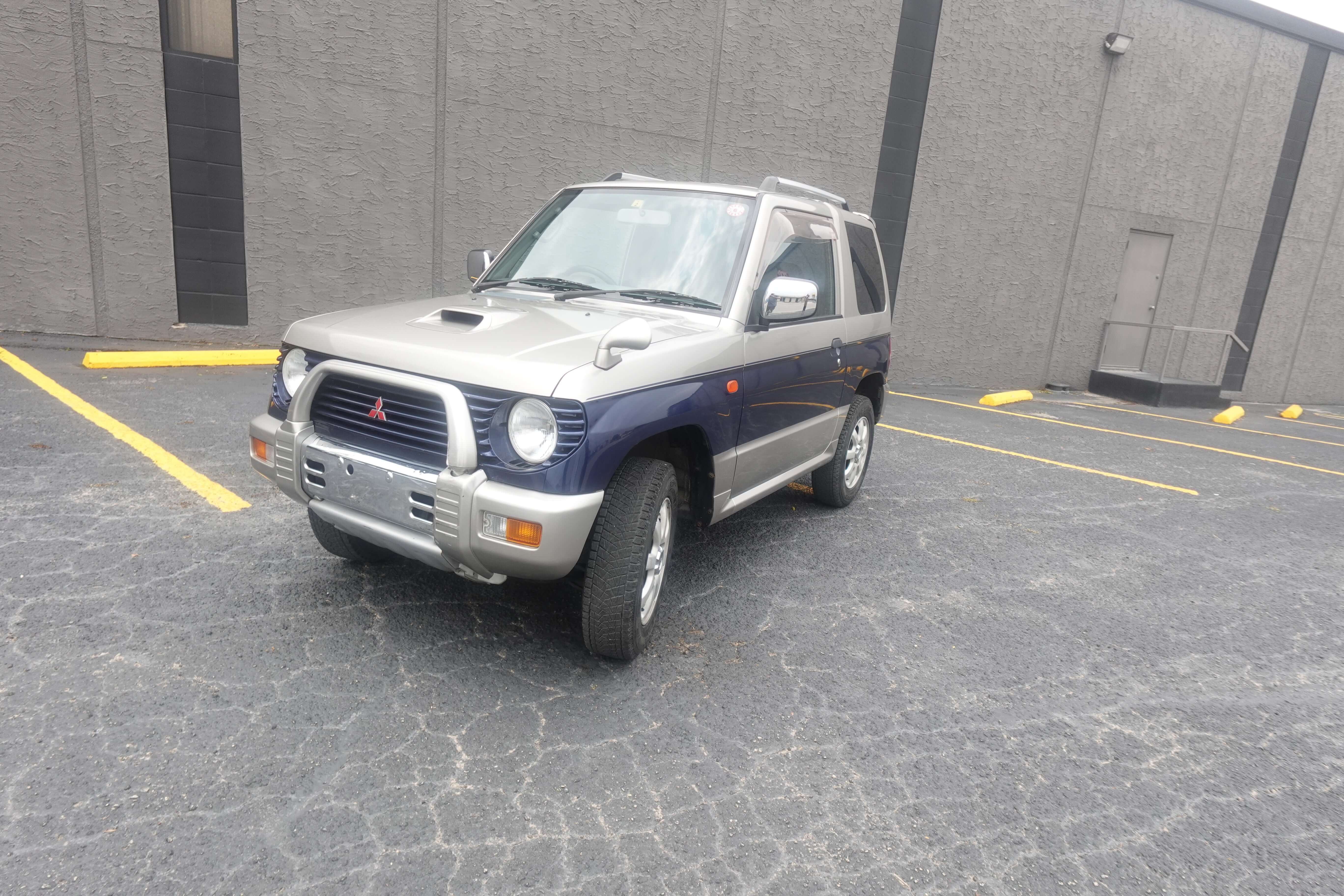 1998 Mitsubishi Pajero mini