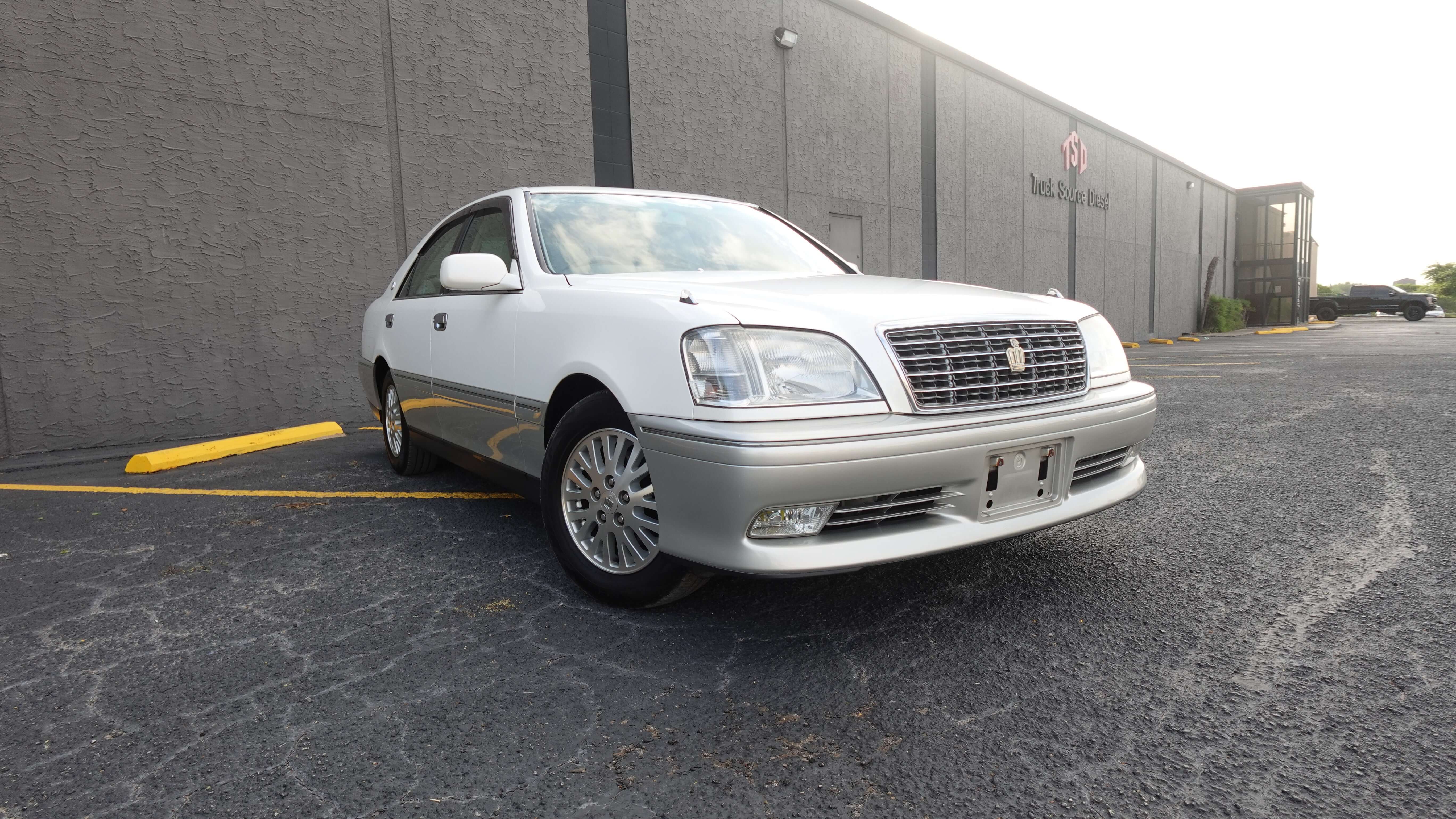 JDM 1999 Toyota Crown Royal Saloon