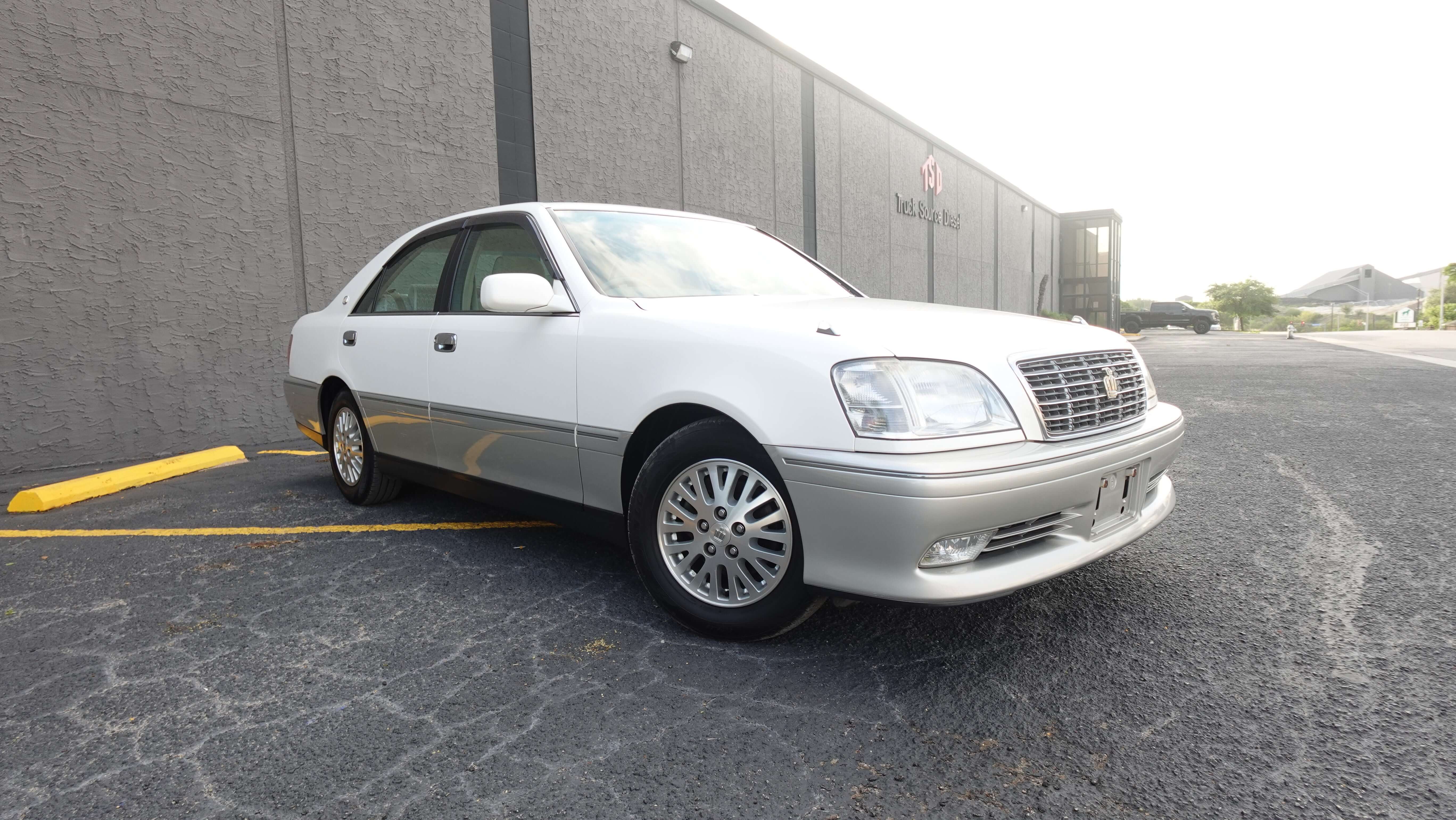 JDM 1999 Toyota Crown Royal Saloon