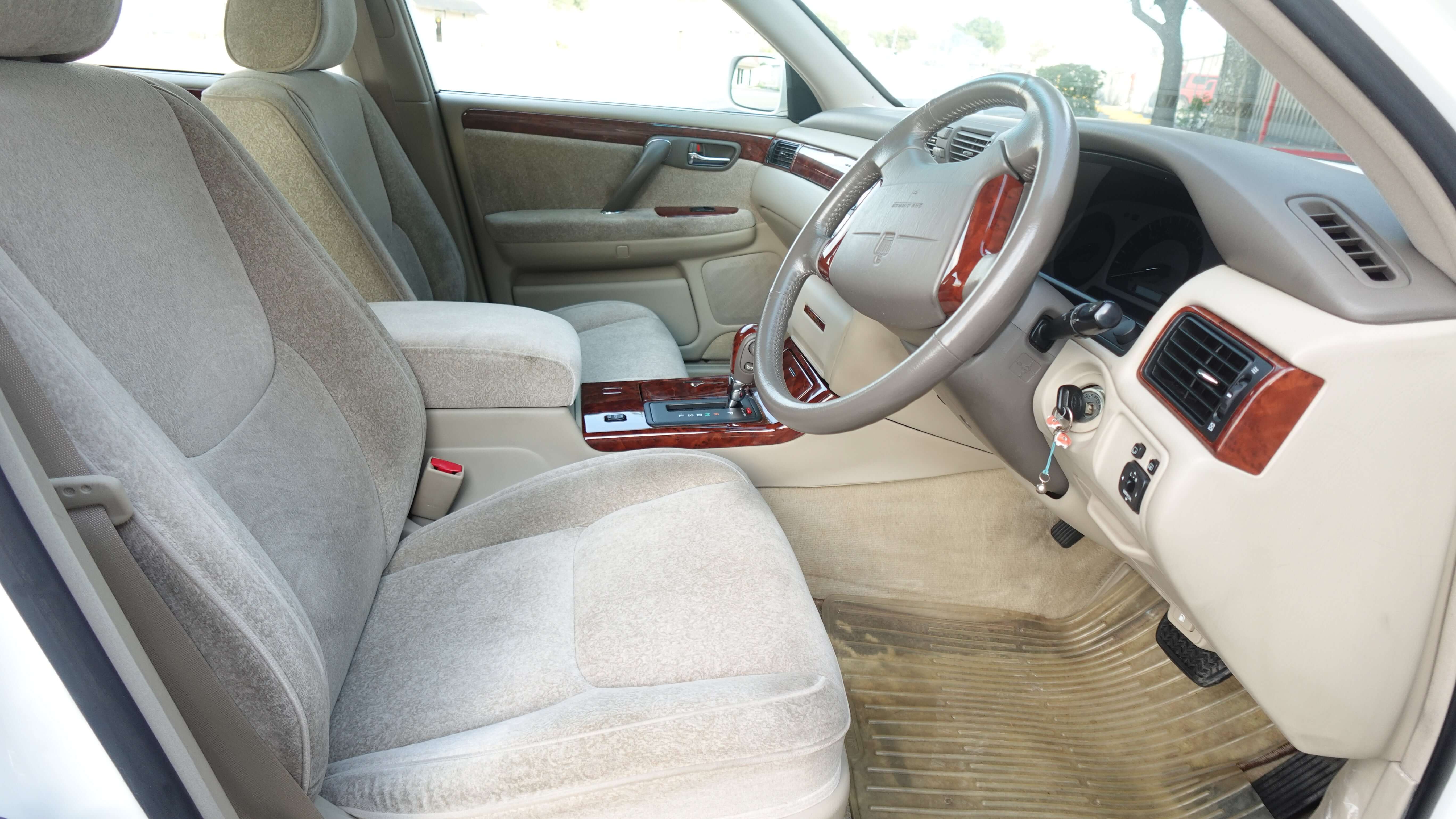 JDM 1999 Toyota Crown Royal Saloon