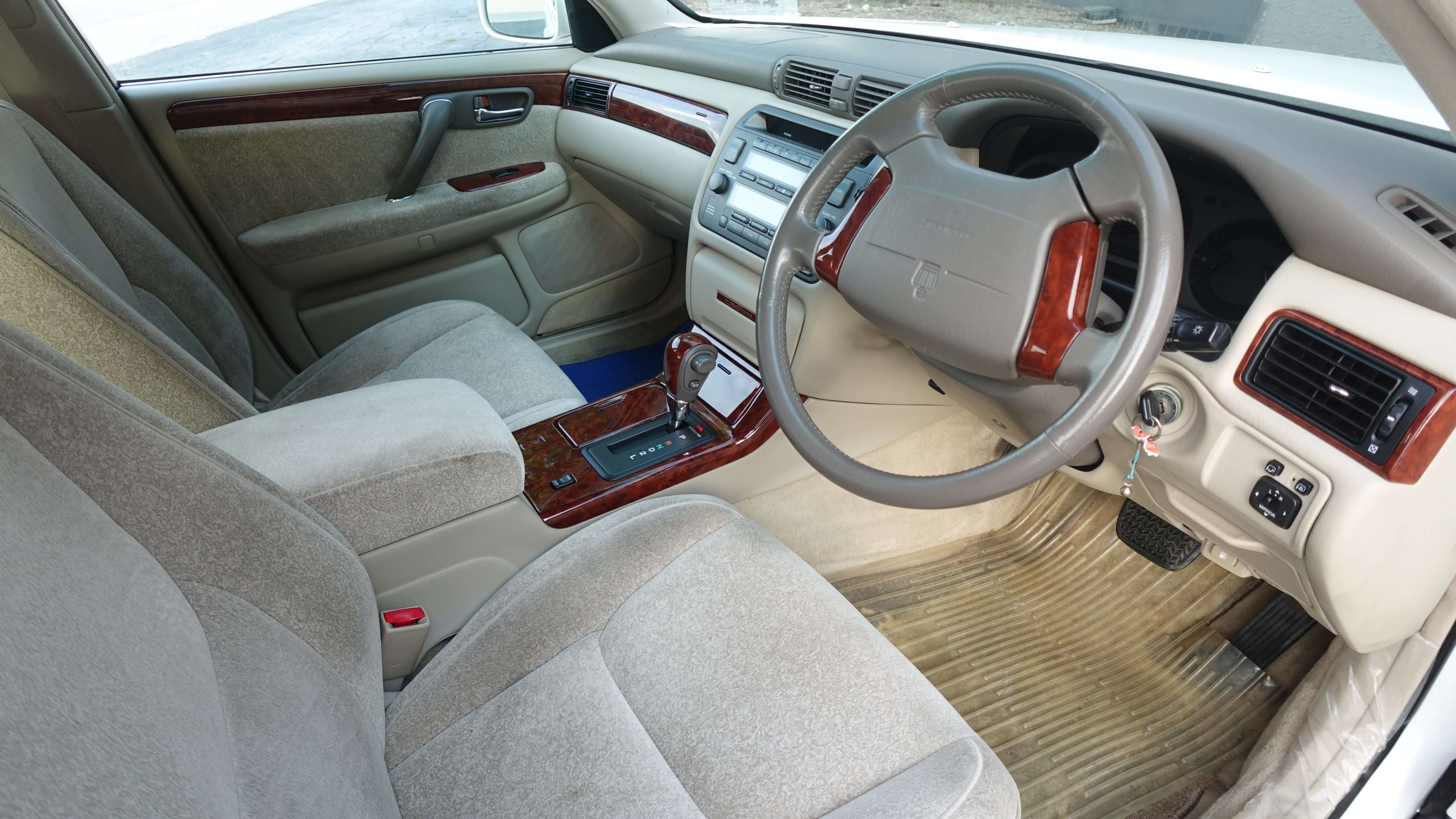 JDM 1999 Toyota Crown Royal Saloon