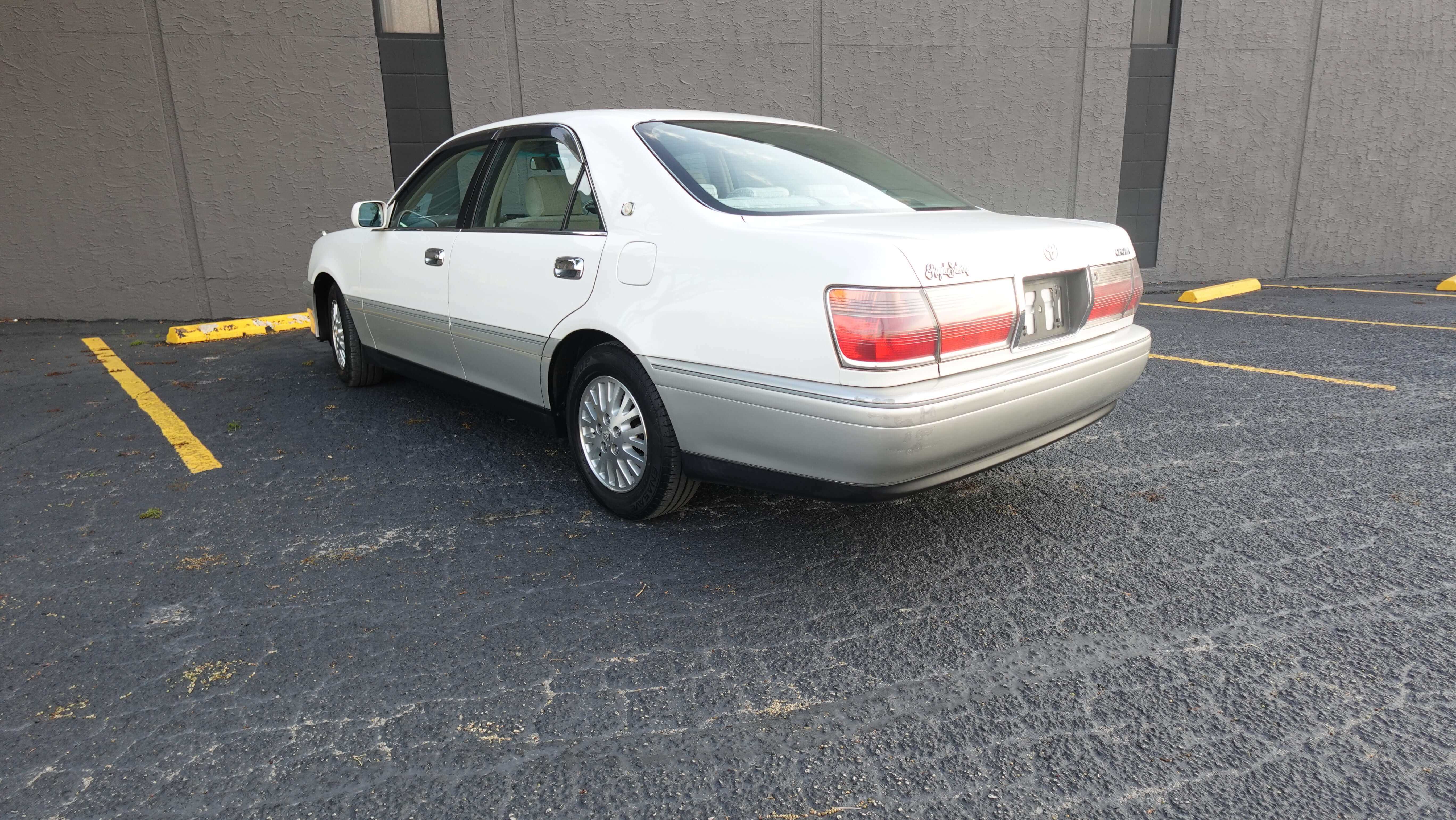 JDM 1999 Toyota Crown Royal Saloon