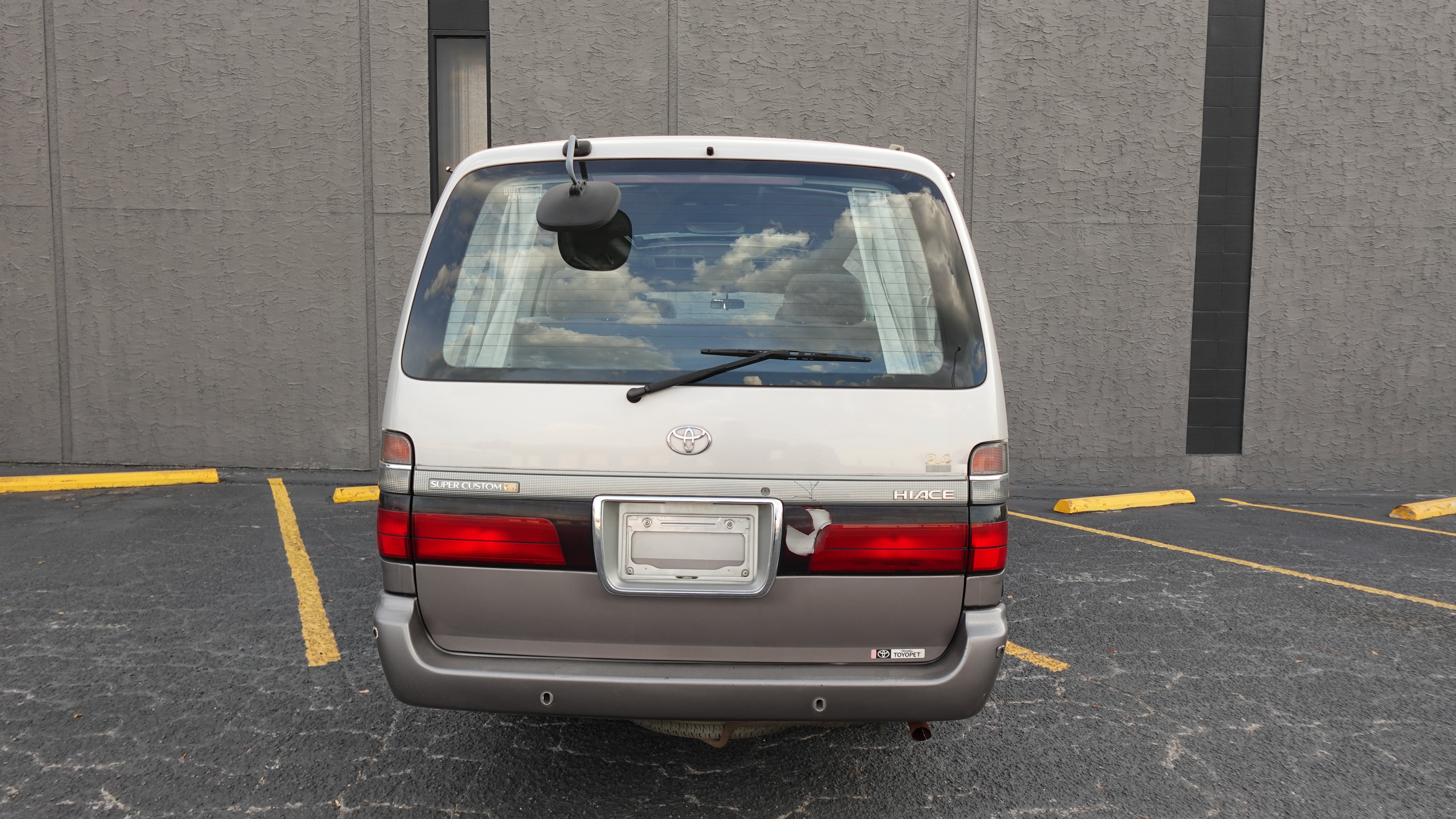 JDM 1996 Toyota Hiace Super Custom G 2.4L