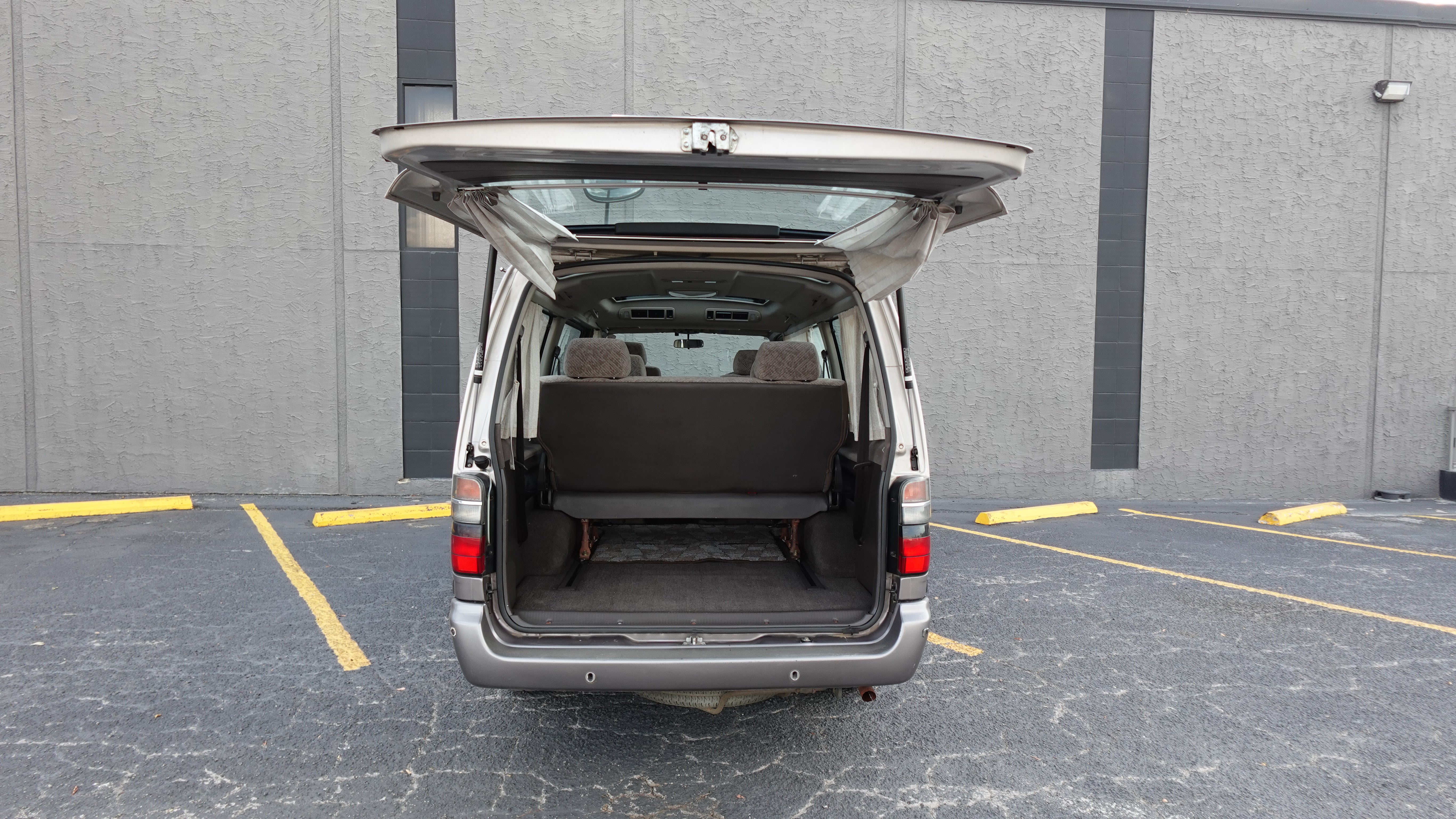 JDM 1996 Toyota Hiace Super Custom G 2.4L
