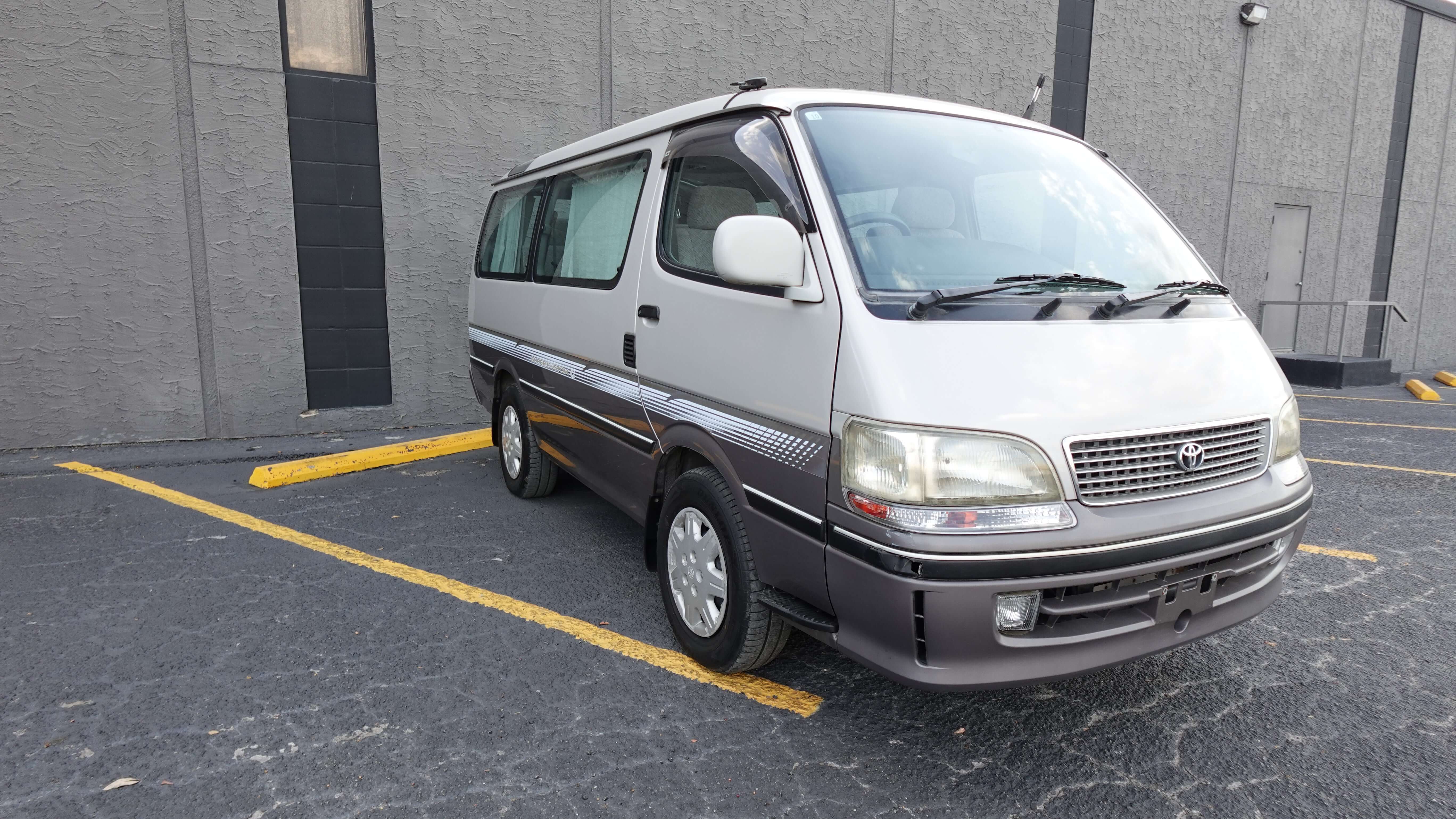 JDM 1996 Toyota Hiace Super Custom G 2.4L