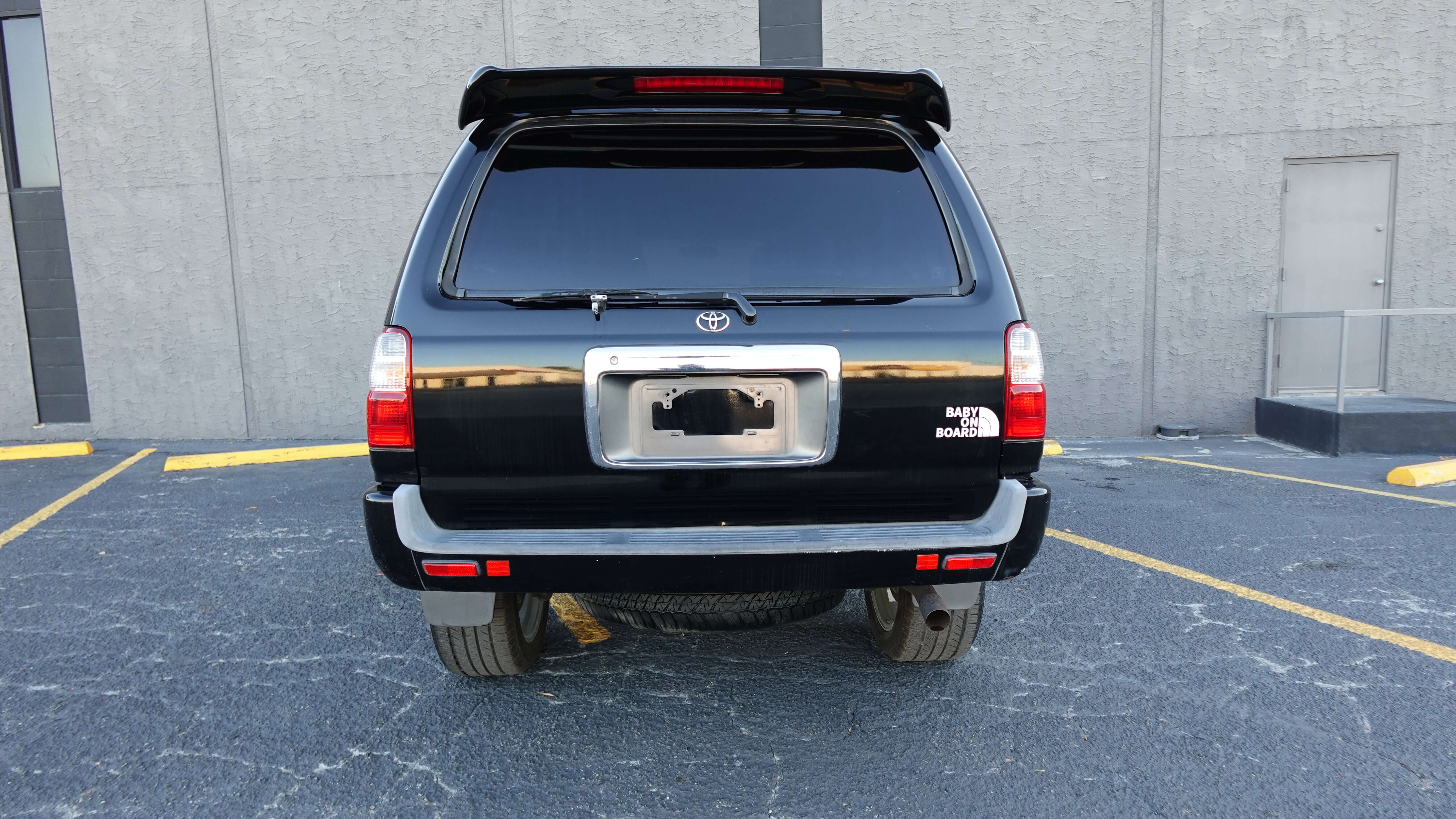 2000 JDM Toyota Hilux Surf SSR-X RZN185 2.7L