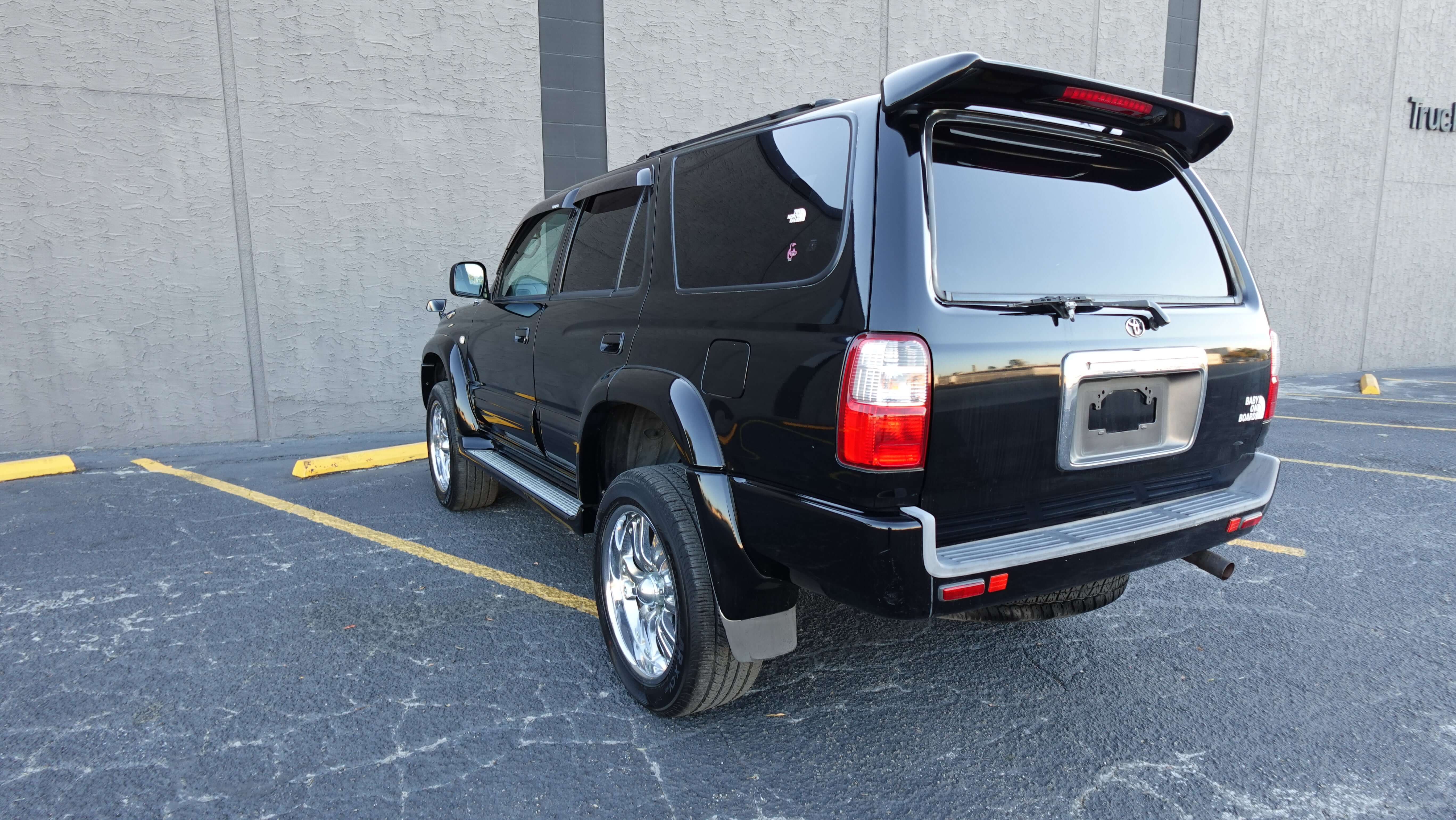 2000 JDM Toyota Hilux Surf SSR-X RZN185 2.7L