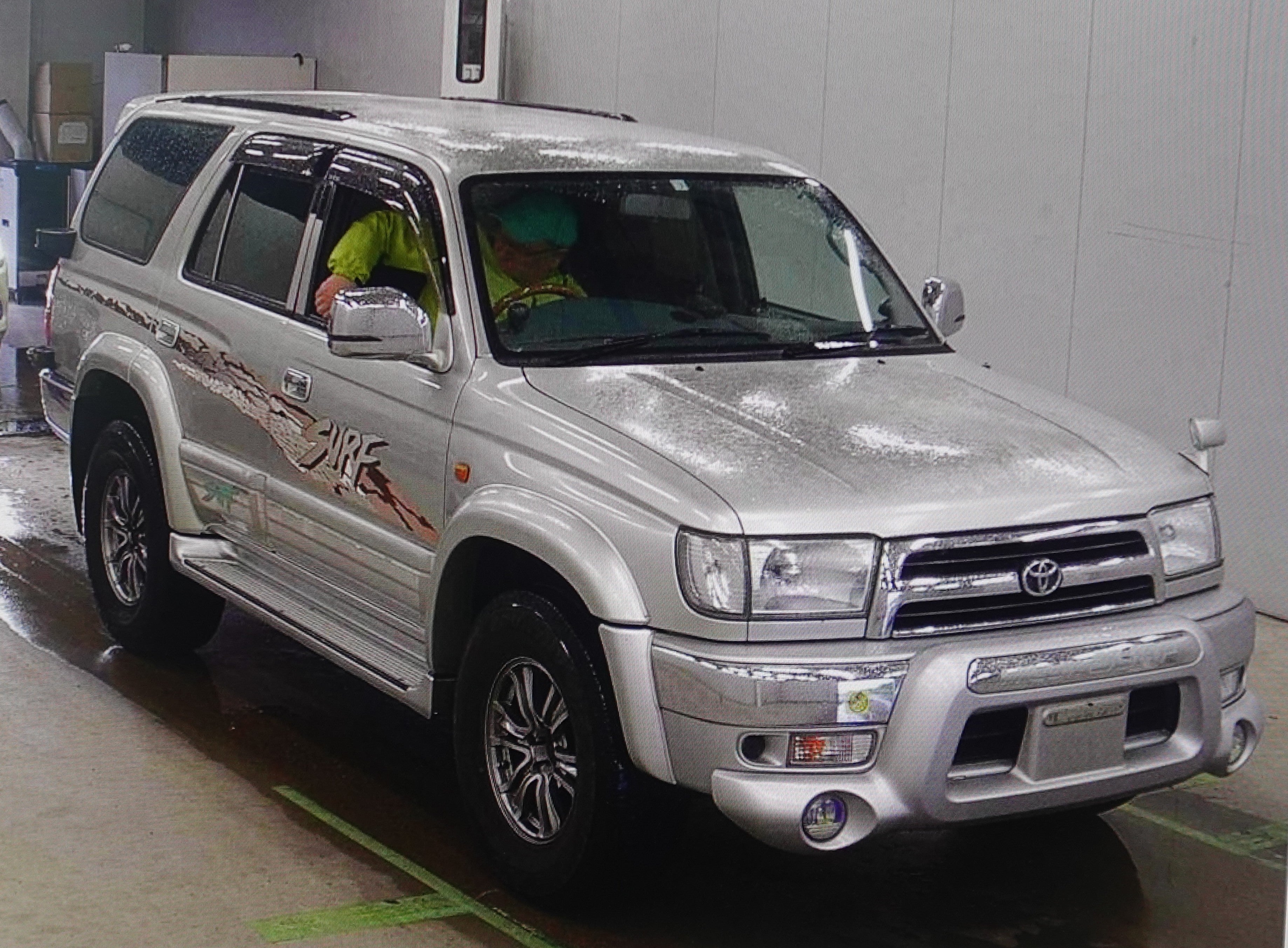 JDM 2000 Toyota Hilux Surf SSR-X RZN185 4WD 2.7L