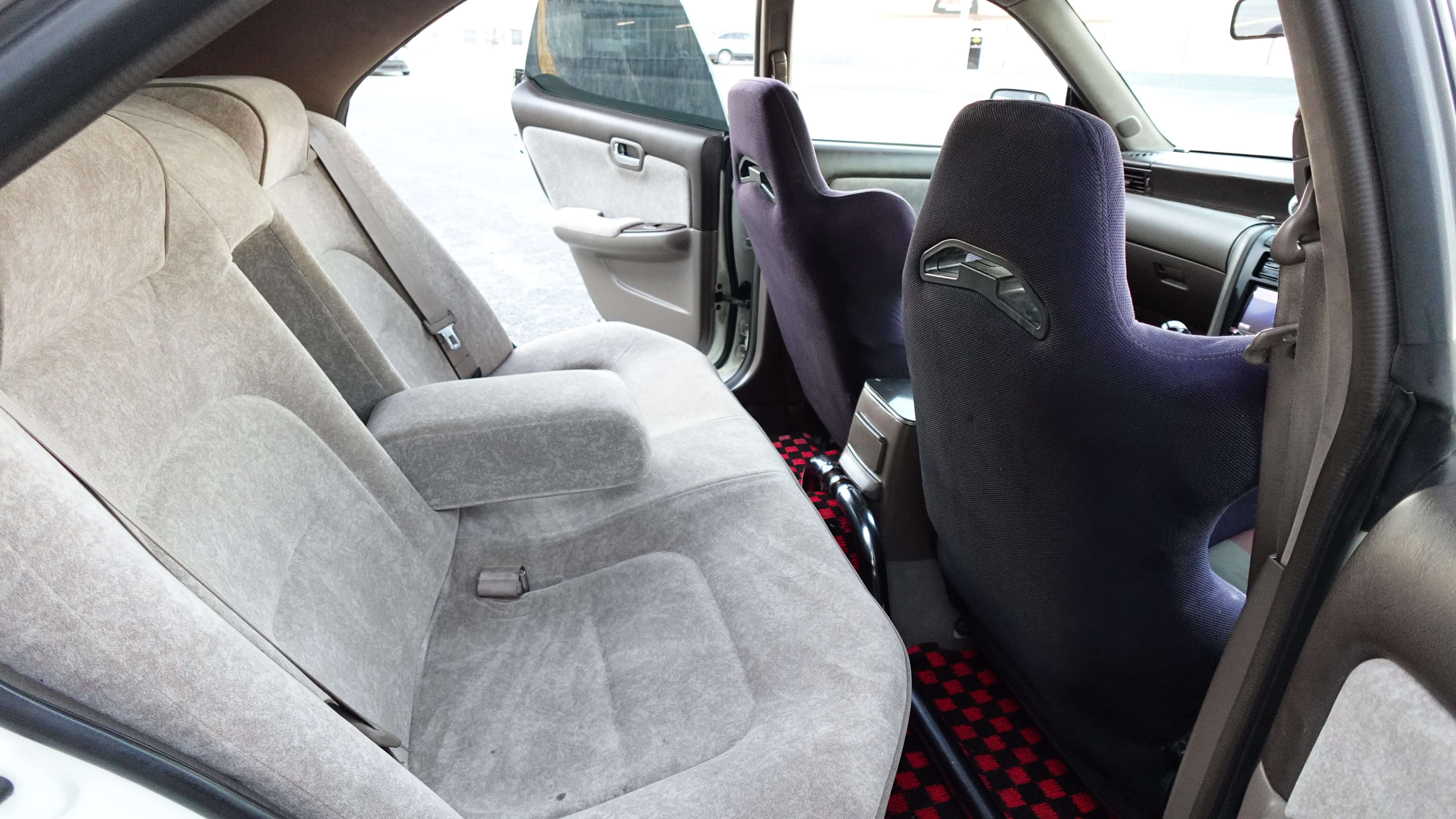 2000 Nissan Laurel 25 Club S C35