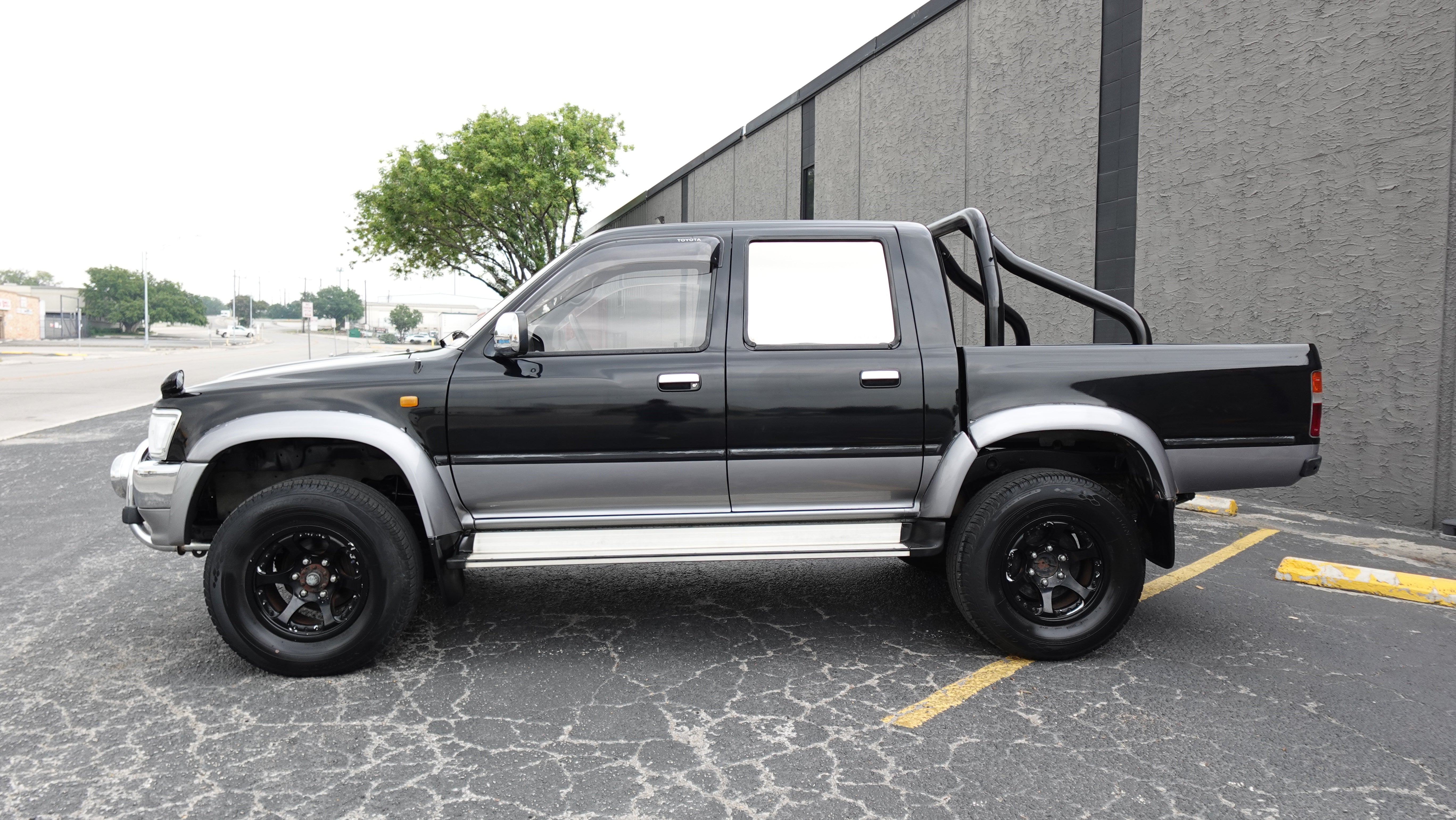 1997 Toyota Hilux Pickup SSR-X double cap 4wd Diesel Turbo LN112
