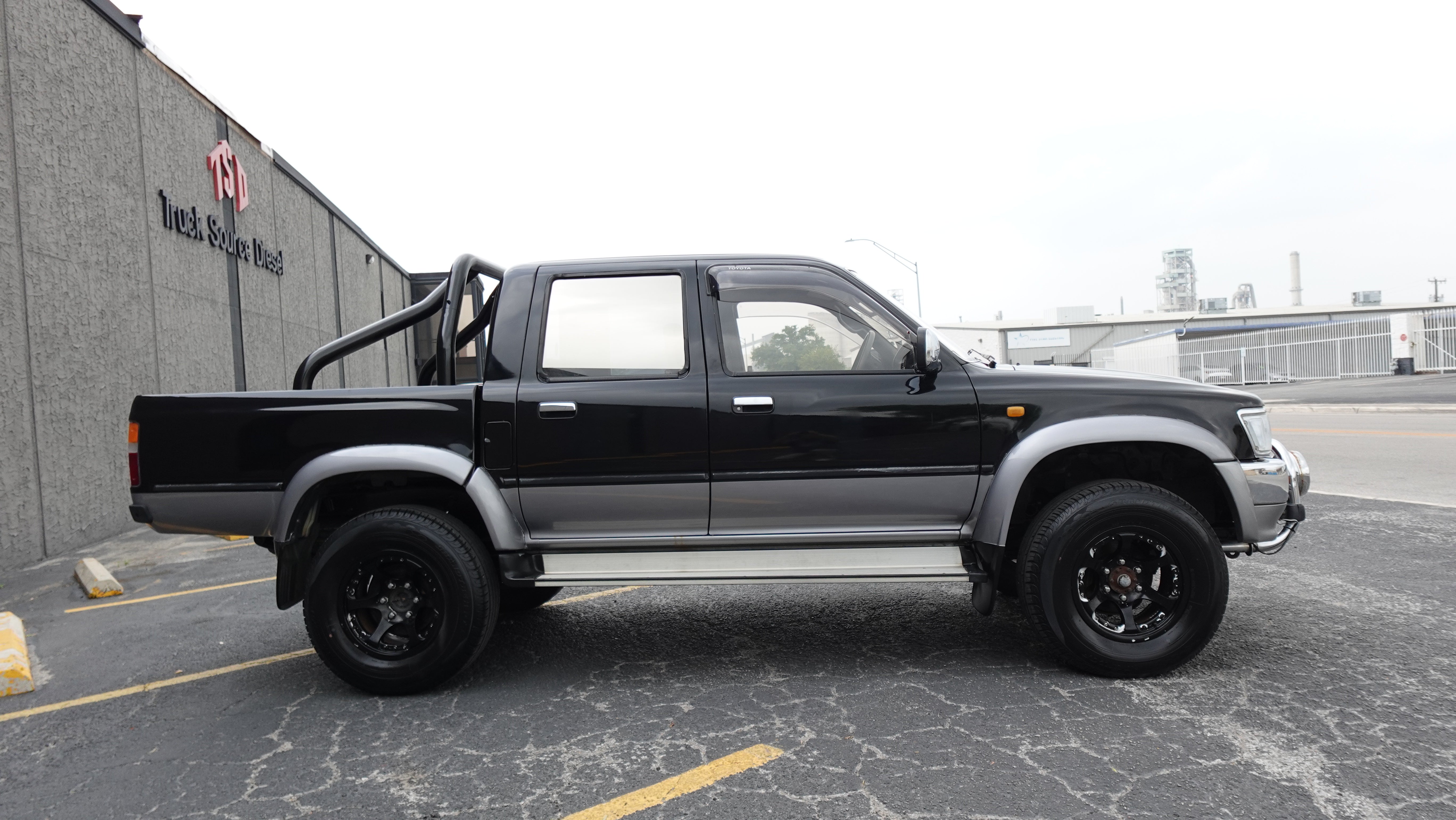 1997 Toyota Hilux Pickup SSR-X double cap 4wd Diesel Turbo LN112