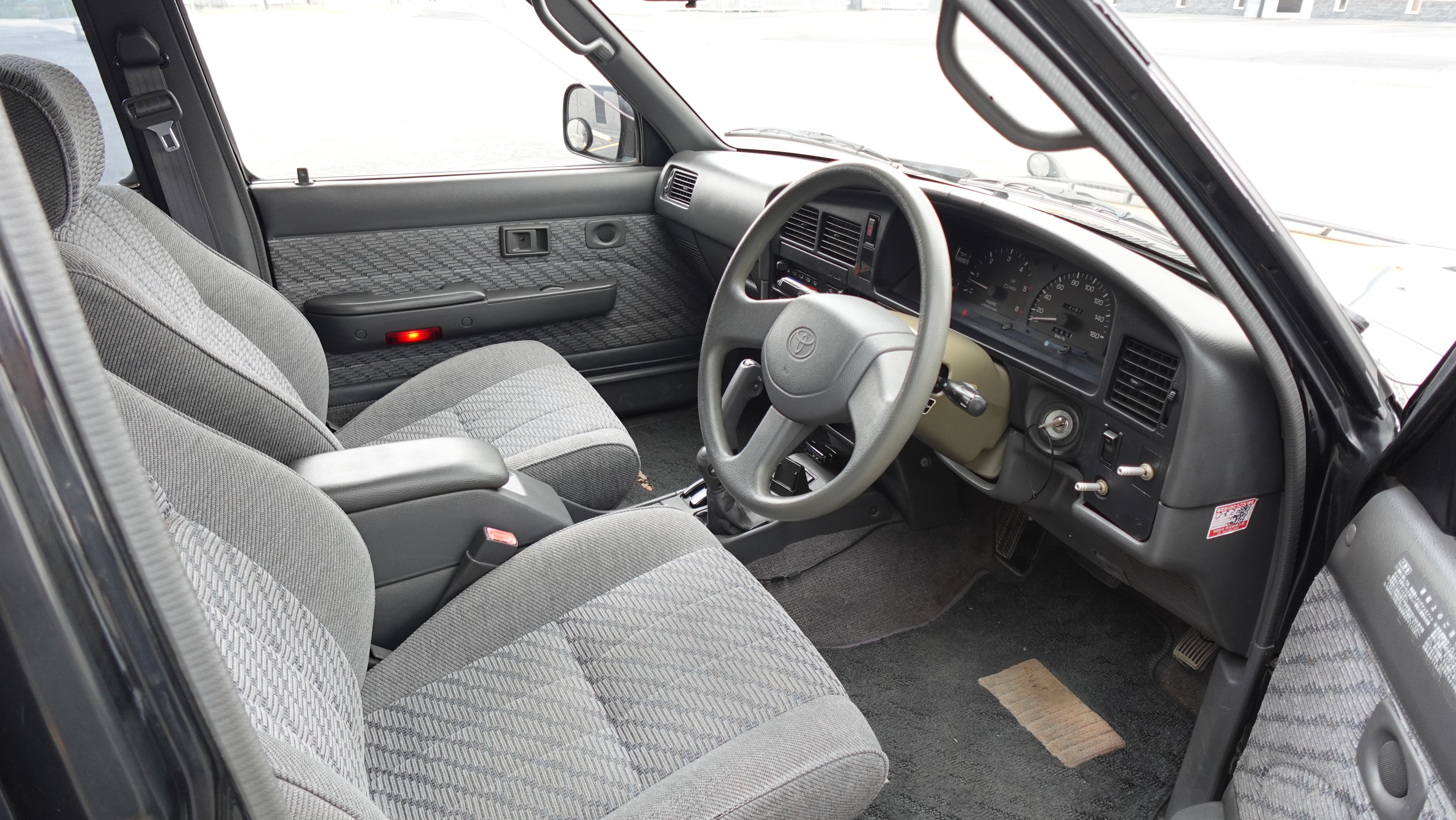 1997 Toyota Hilux Pickup SSR-X double cap 4wd Diesel Turbo LN112