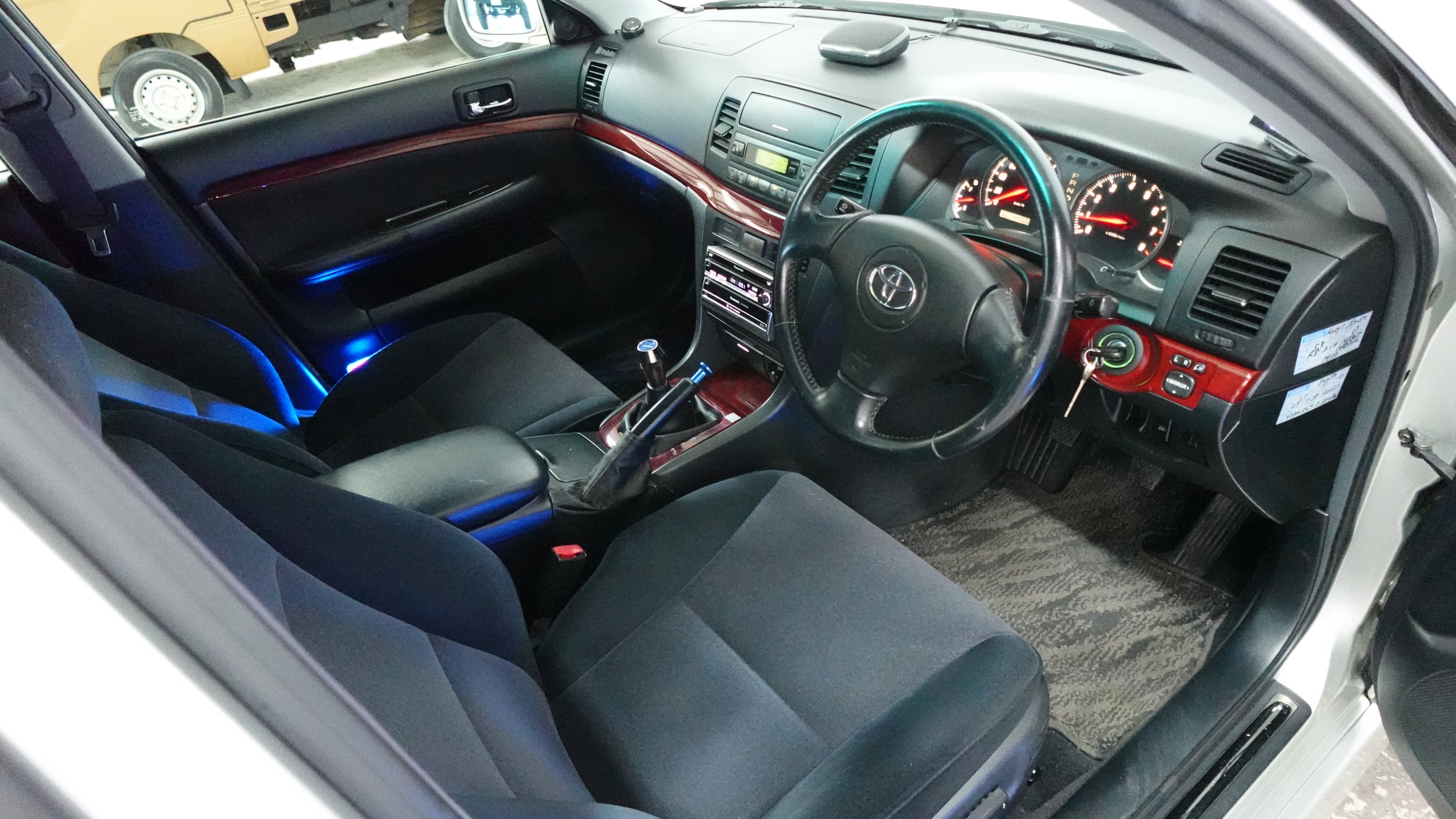 2001 Toyota Mark II Grande iR-V JZX110