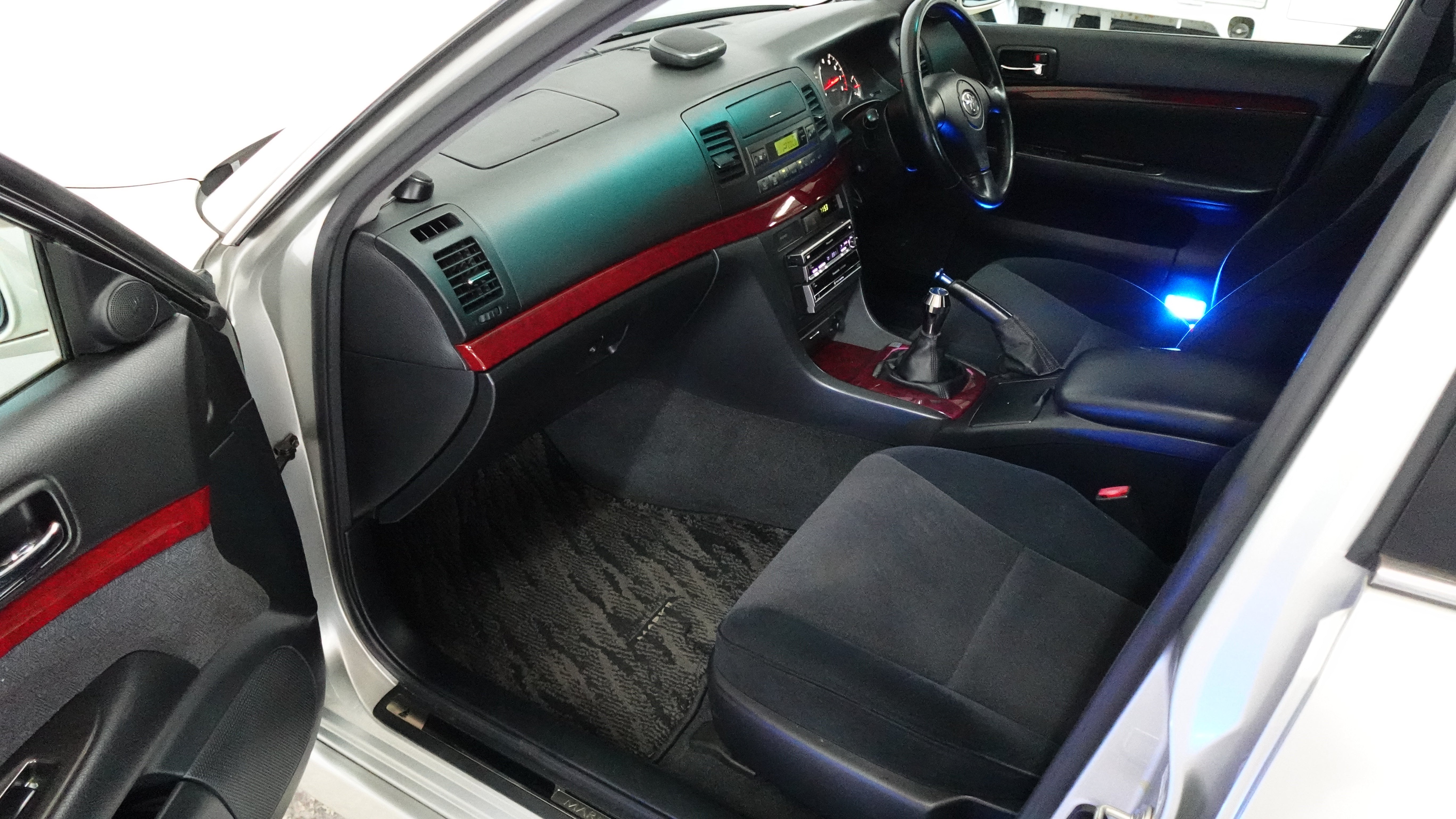 2001 Toyota Mark II Grande iR-V JZX110