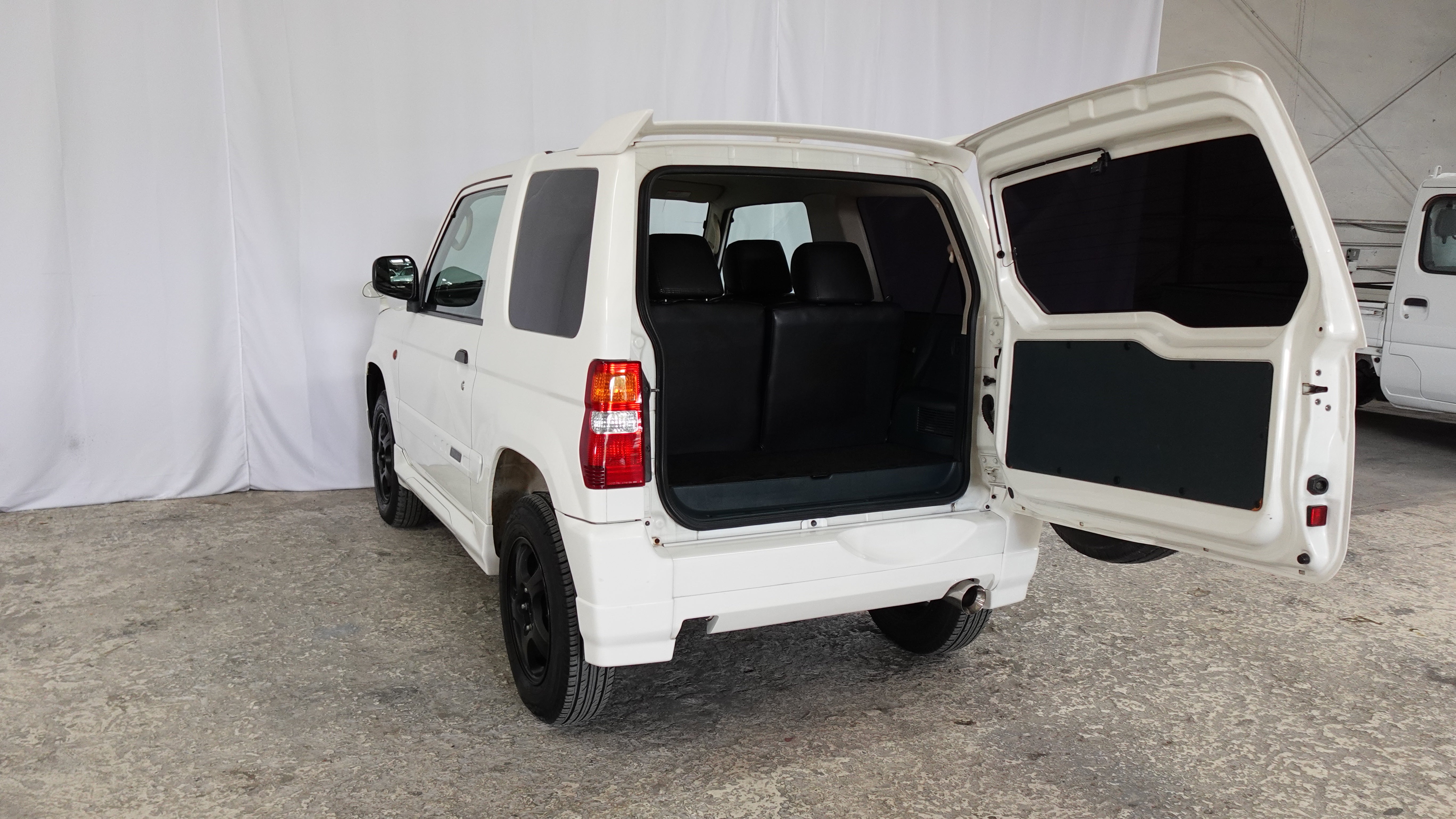 1998 Mitsubishi Pajero Mini