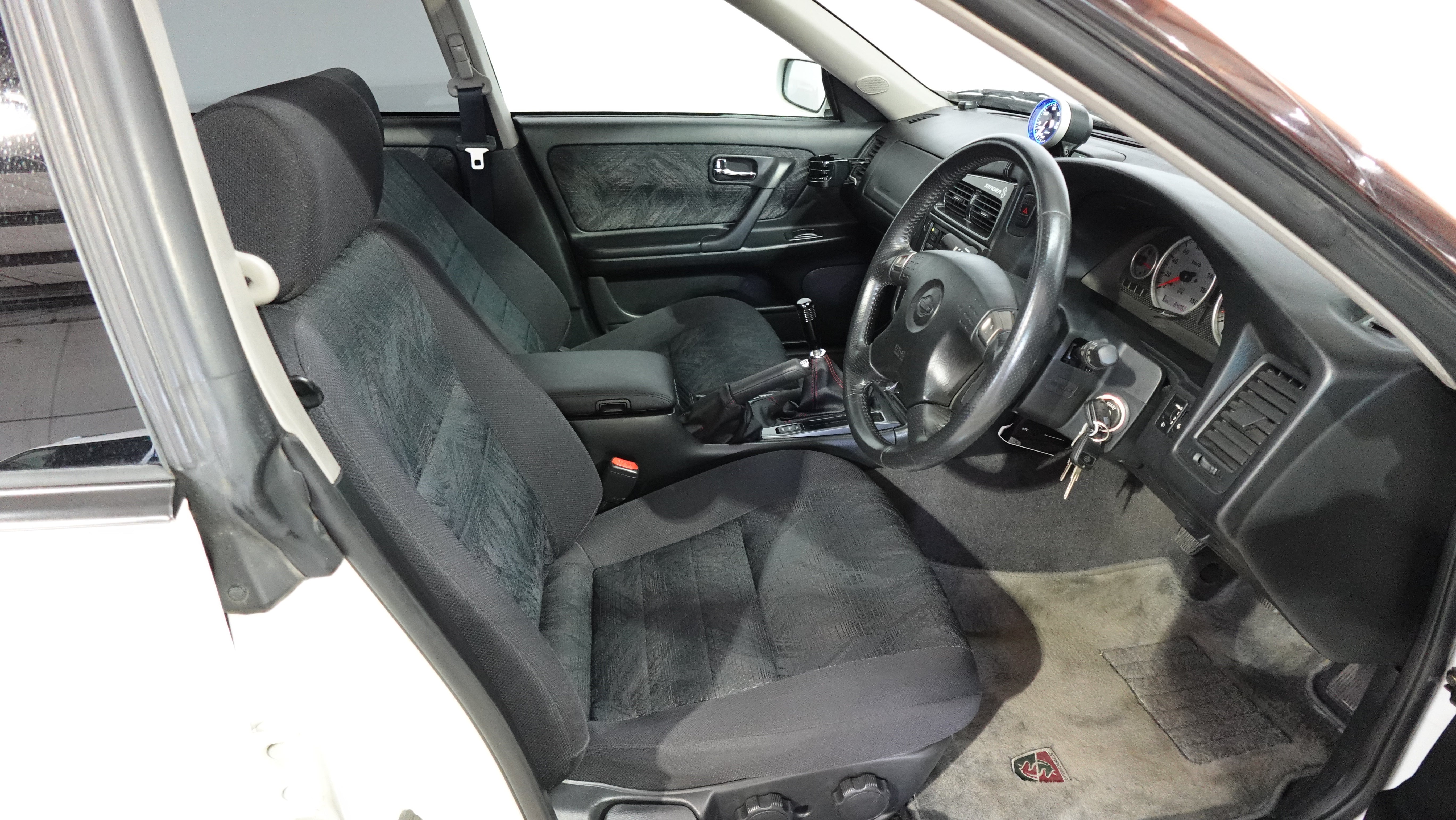 1999 Nissan Stagea RS-Four AWD GTR Front end