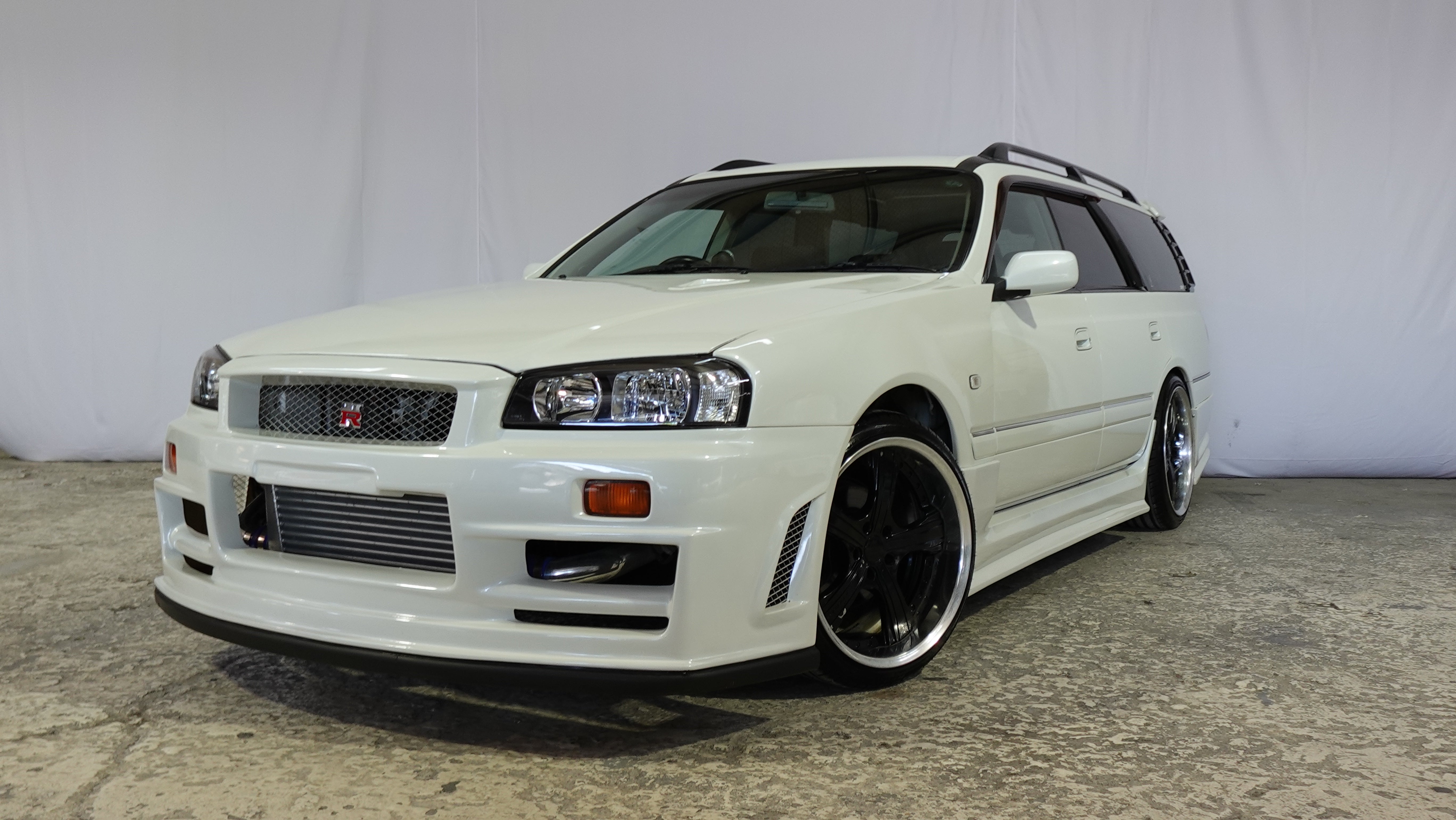 1999 Nissan Stagea RS-Four AWD GTR Front end