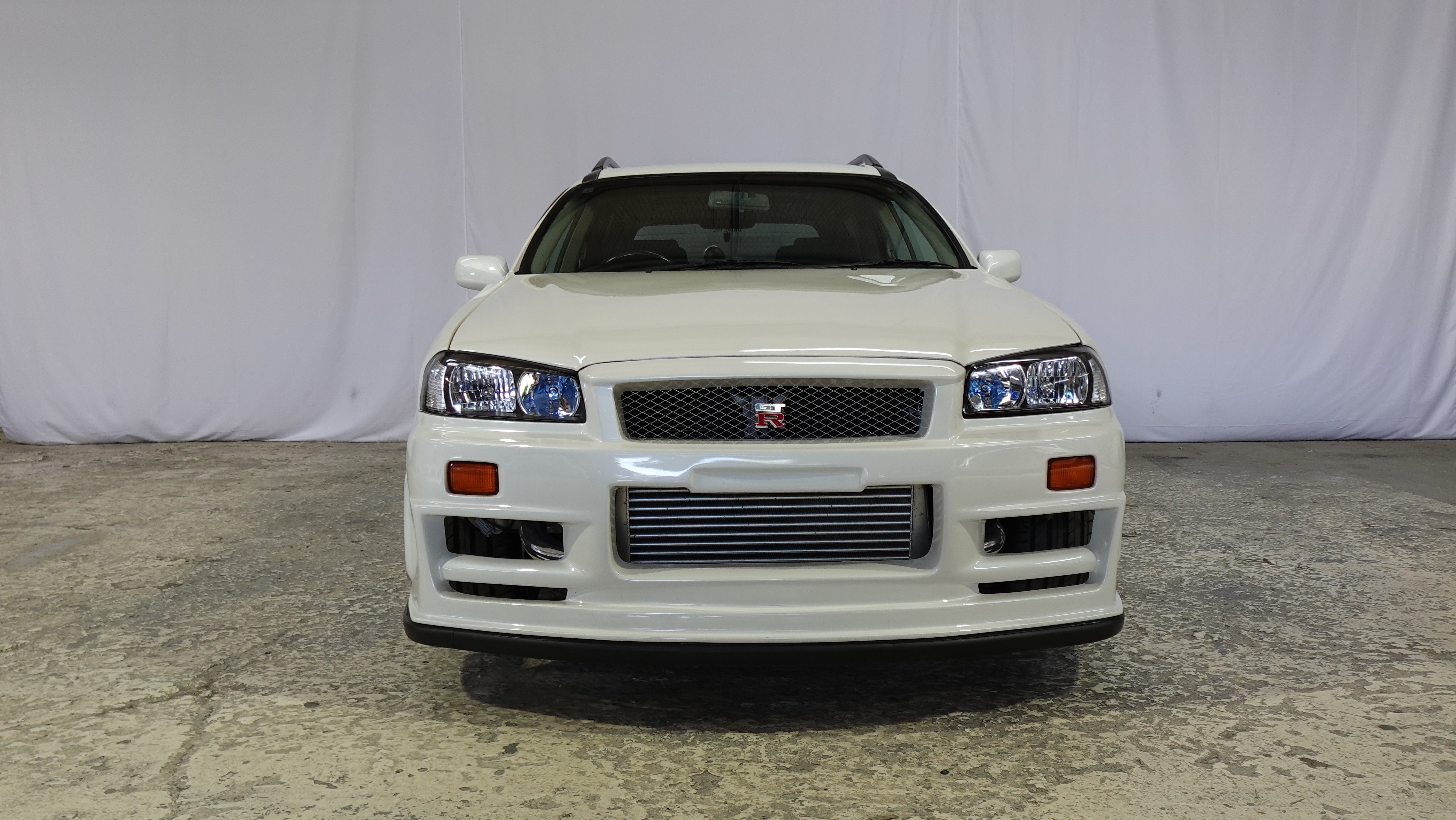 1999 Nissan Stagea RS-Four AWD GTR Front end